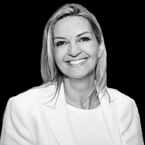 Portrait of Nathalie Le Palmec, executive coach and founder of PowerVibes